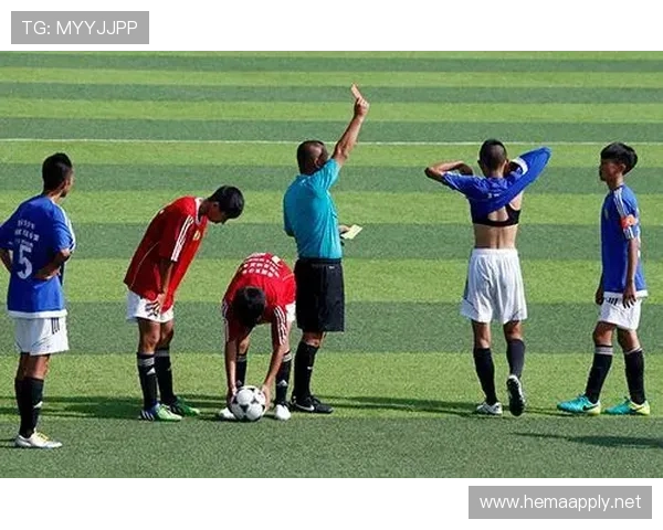 离场后还能被罚下？解析足球“场外犯规”判罚规则