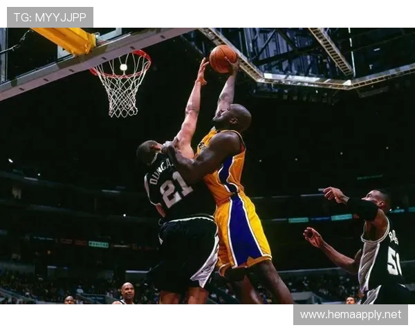 邓肯低位脚步制造空位，对比奥尼尔更利球队效率